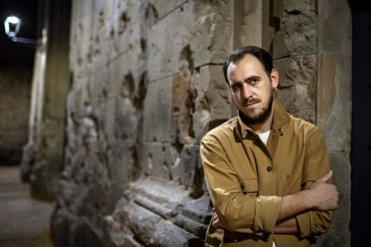 PRO Portrait Session & Old Town Tour - Barcelona Photo Experience