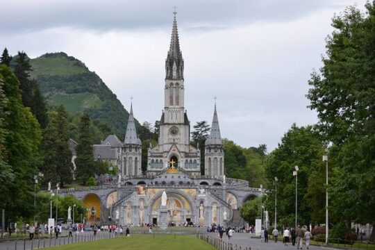 Lourdes Sanctuary Private Tour & Hotel Pickup from San Sebastian