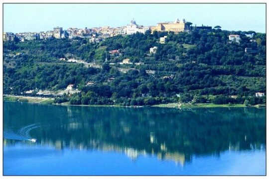 Tour to the Roman castles: Nemi, Ariccia and Castel Gandolfo, a day from Rome
