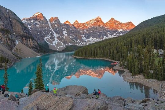 Full Day Private Tour of Moraine Lake & Banff from Calgary