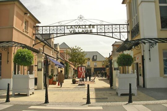 Seine Cruise with Shopping at Vallee Village and Saint Germain des pres-8 hours