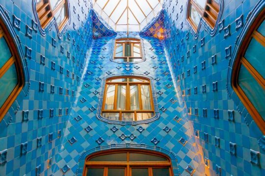 Barcelona Old Town Walking Tour & Optional Casa Battló Ticket