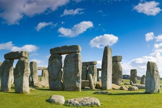 Winchester, Stonehenge & Salisbury Independent Full Day Private Tour