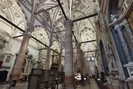 Verona Small Group Walking Tour with Cable Car and Arena Tickets