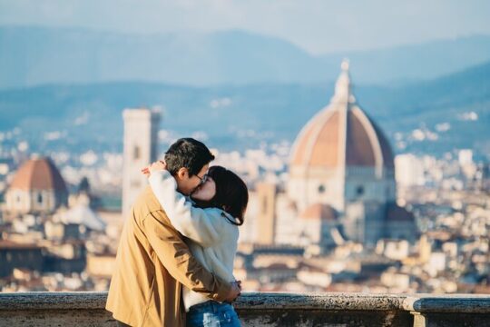 Florence: Private Professional Photoshoot Outside the Duomo