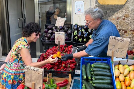 Cooking class in the garden & Ortigia market tour