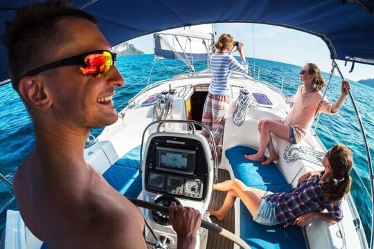 Private Boat Tour Along the Cinque Terre