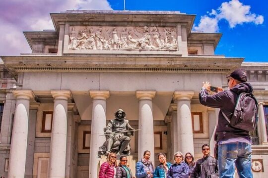 Private Walking Tour Guided with Visit to the Royal Palace and Prado Museum