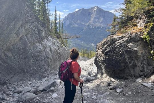 3 Hour Guided Hike and Historical in Grotto Canyon
