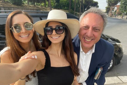 Private city tour in Rome Skip line tickets Colosseo&Vatican and official guide