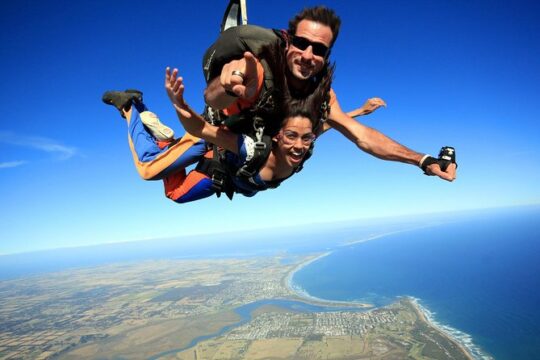 From Melbourne: Tandem Skydive over Great Ocean Road