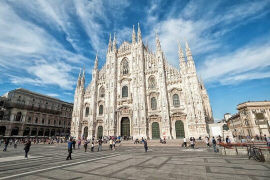 Elevated Ecstasy: Duomo Discovery & Rooftop Marvels!