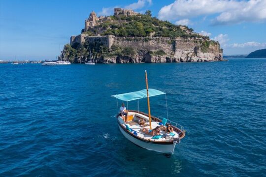 Private tour of the island of Ischia and/or Procida on Gozzo Apreamare