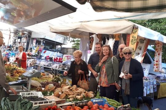 Cesarine: Market Tour & Typical Dining at a Local's Home in Siena