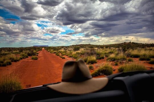 Mount Conner 4WD Small Group Tour from Ayers Rock including Dinner