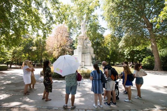 Retiro Park Walking Tour in Madrid