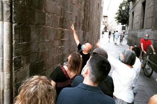 Barcelona in Mystery Key