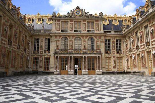 Palace of Versailles & Giverny Audio Guide Tour with Pickup and Drop Off