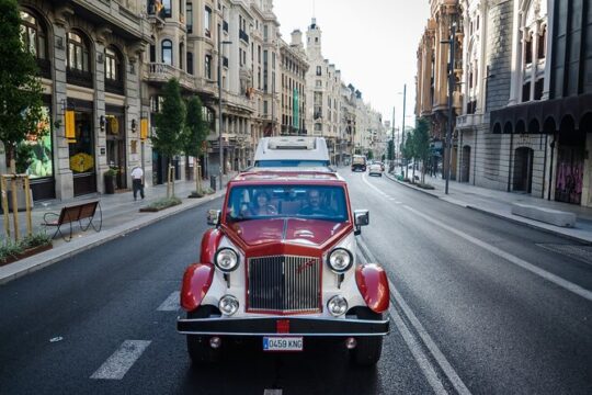 Private Tour of Historical and Modern Madrid in a Classic Car