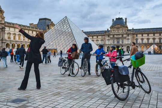 Paris along the Seine - Bike Tour