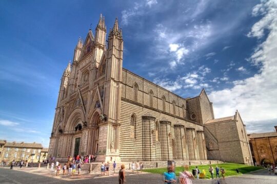 Orvieto and Civita di Bagnoregio Skip-The-Line Lunch Included from Rome