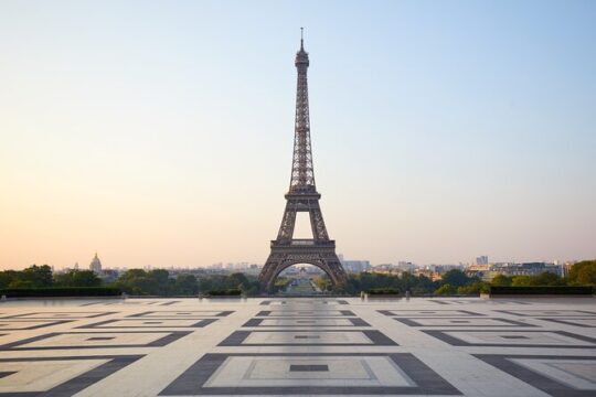 Eiffel Tower Access to Summit with Host