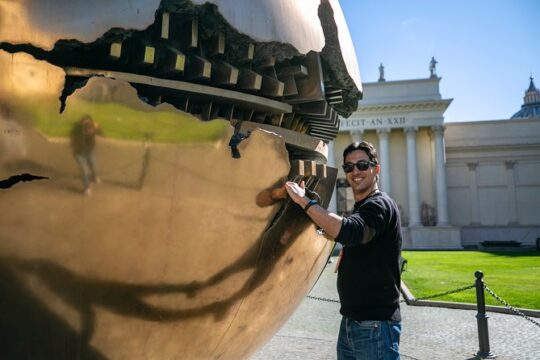 Private Tour of the Vatican Sistine Chapel & St Peter with Skip-the-line Tickets