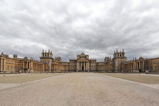 Blenheim Palace in a Day Private Tour with Admission