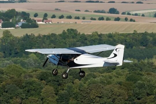 PARIS : Learn to fly a helicopter or an ULM
