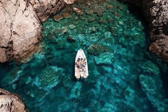 Cagliari: Hidden coves, amazing boat and jeep private tour from Chia
