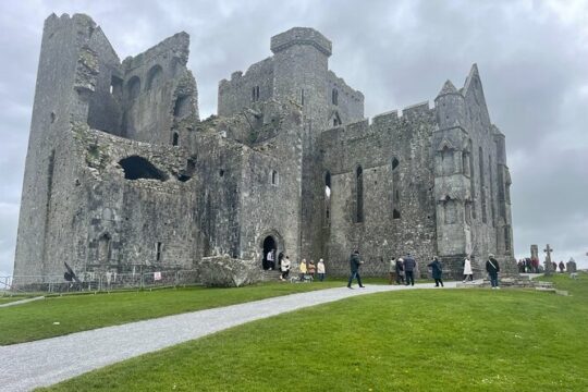 Exclusive Rock of Cashel, Jameson & Cobh Private Tour from Cork