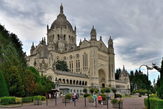 Livarot & Lisieux Private Food Tour from Le Havre or Honfleur