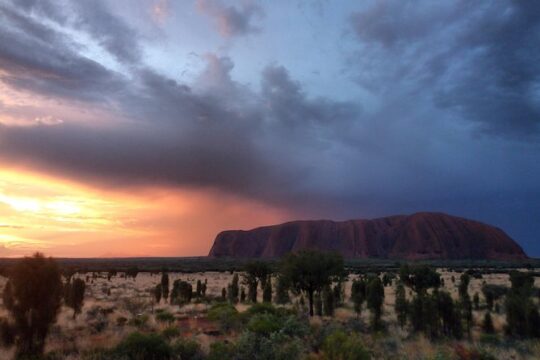 Uluru Small Group Tour including Sunset