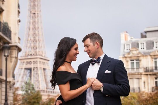 2 Hours Photoshoot tours at the Eiffel tower, Trocadero, Champ de Mars and more