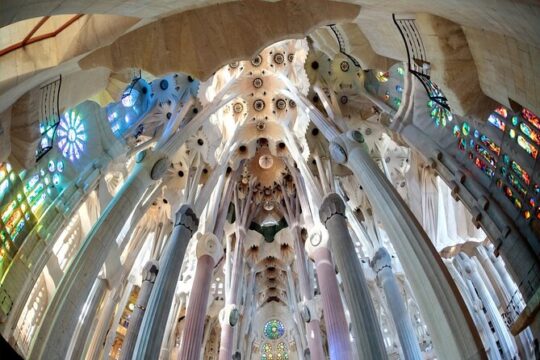 Skip the Line: Barcelona Sagrada Familia Tour with a German-Speaking Guide