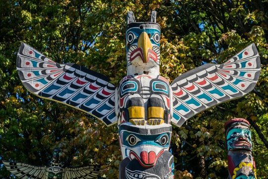 Vancouver: Guided City Sights Minivan Tour incl. Quarry Garden