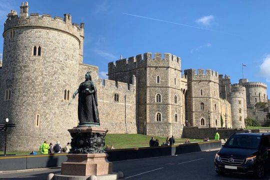 Self-guided Windsor Castle & Hampton Court Palace Tour with Transfers