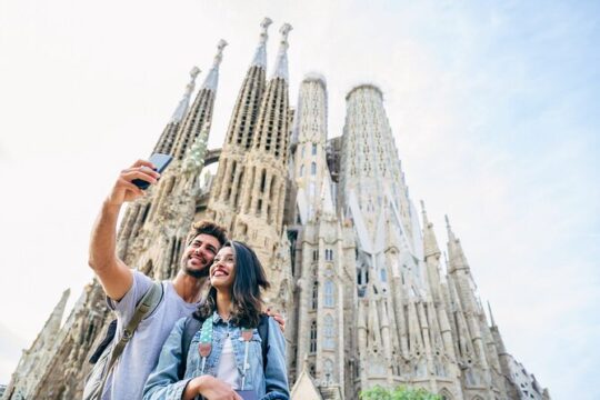 Old Jewish Quarter Barcelona Private Tour with Virtual Reality