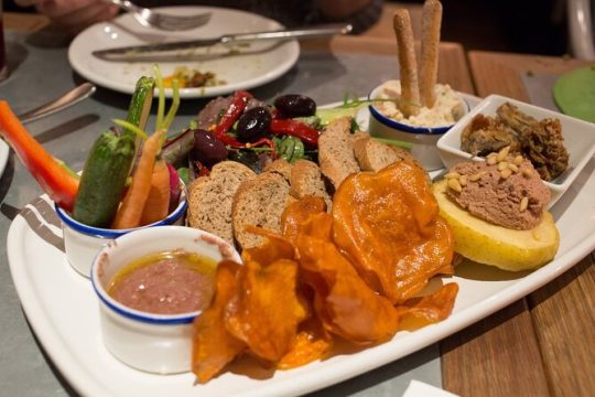 Private Tour in Barcelona of the local food culture with a local