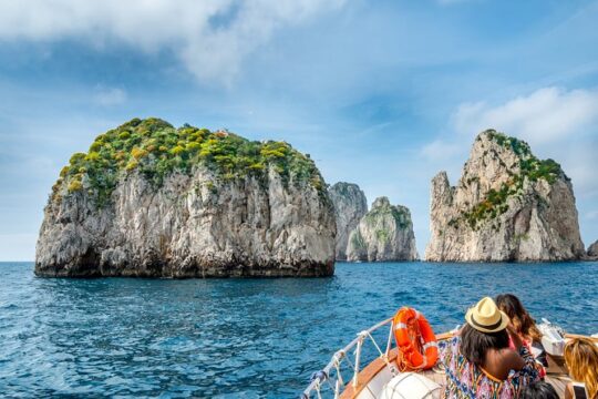 Private sailing trip along Amalfi coast and Isle of Capri
