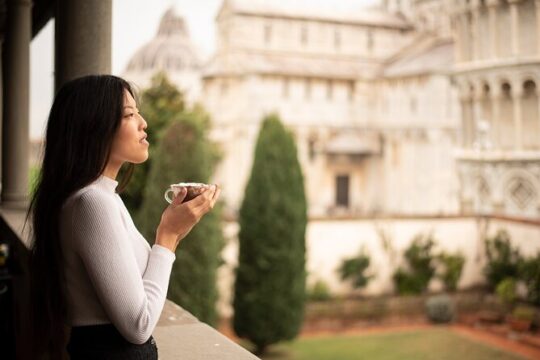 Pisa walking tour with private shooting