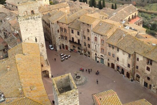 Chianti Secrets Wine, History in San Gimignano, from Lucca