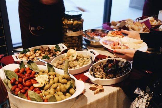 Vancouver City Tour with Indian Meal ( 70 Items Eat as much as you can)