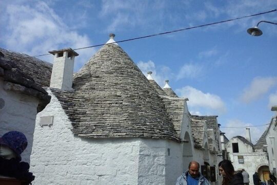 TRULLI area visit ALBEROBELLO and LOCOROTONDO from Bari