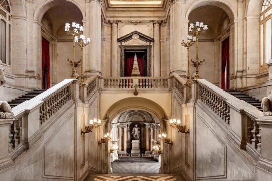 Guided visit Royal Palace Madrid without queues and 8 people per group