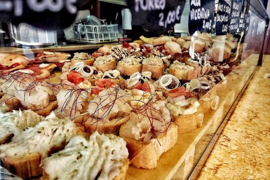 Wine bars hopping: Spritz & Cichetti as a Venetian - Private Tour