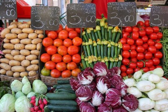 Private market tour, lunch or dinner and cooking demo in Sassari