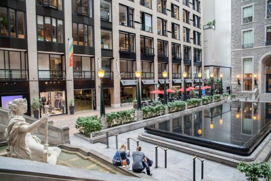Private Guided Old Montréal and Downtown Walking Tour