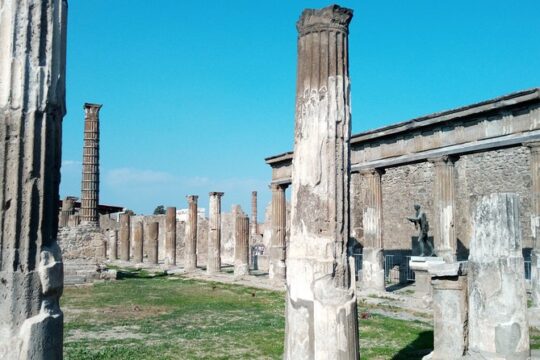 Full-Day Tour to Pompeii, Positano and Amalfi Coast