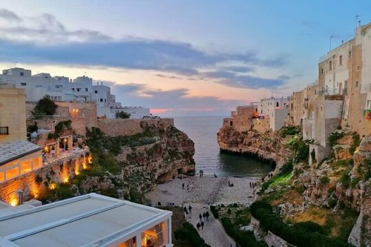 Small Group Half Day Tour of POLIGNANO a MARE and MONOPOLI